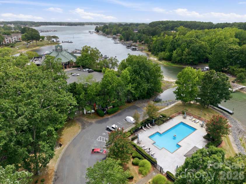 18731 Silver Quay Drive, Cornelius, NC 28031.  MLS# CAR4405741, YatesRealty ID 25708. 