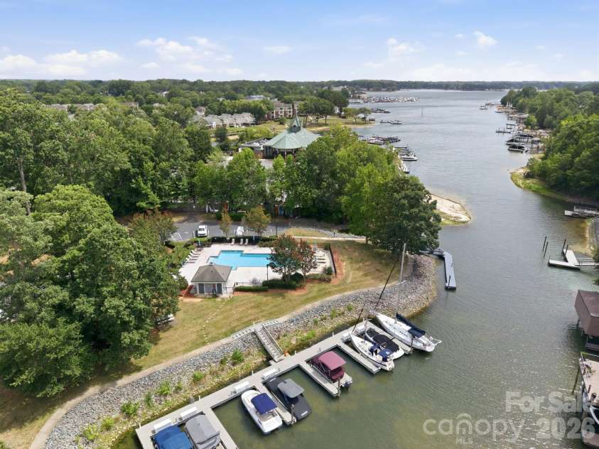 18731 Silver Quay Drive, Cornelius, NC 28031.  MLS# CAR4405741, YatesRealty ID 25708. 