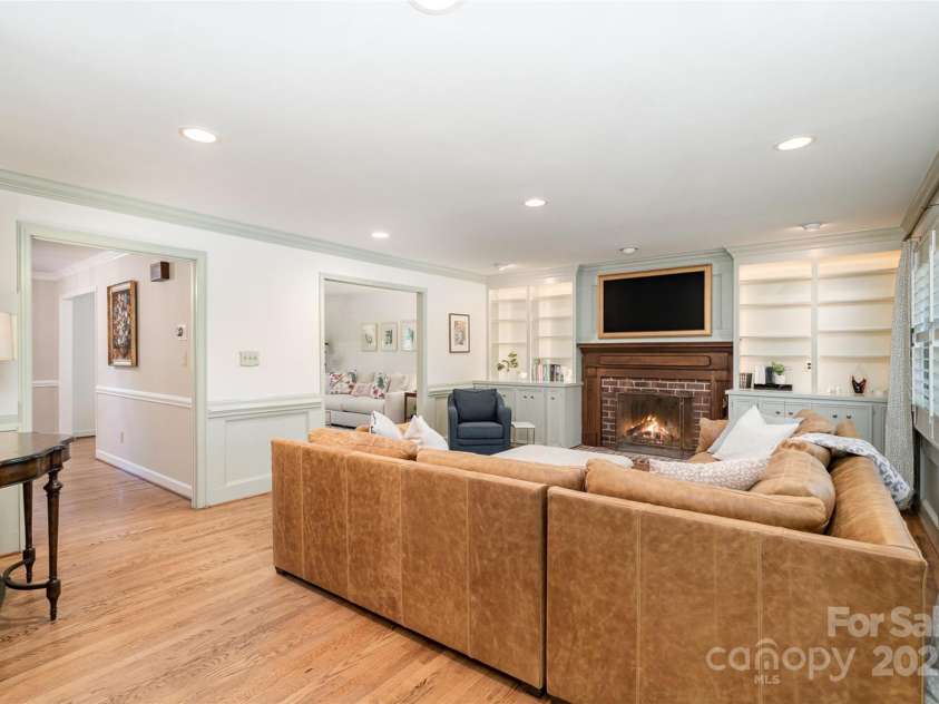 2426 Tattersall Drive, Charlotte, NC 28210.  MLS# CAR4274603, YatesRealty ID 25708. Family Room