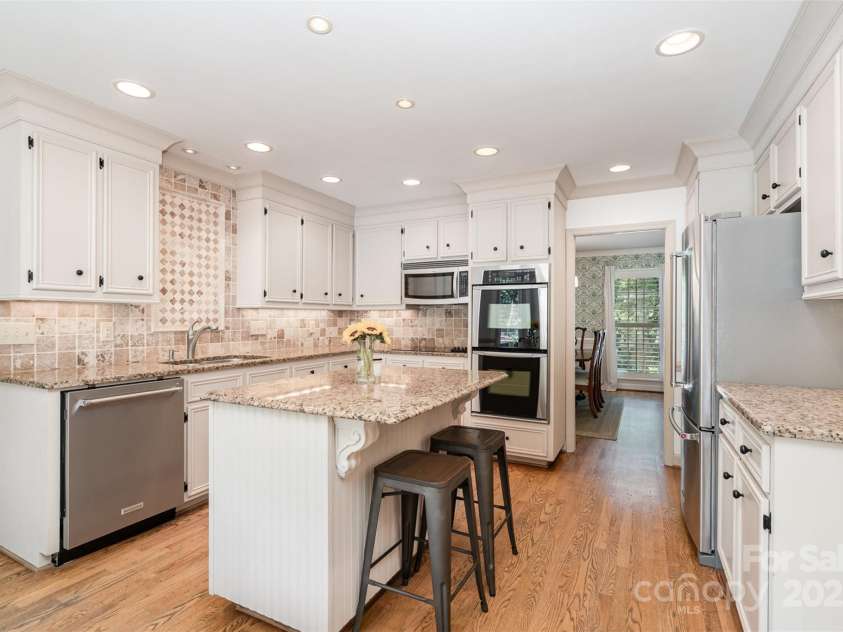 2426 Tattersall Drive, Charlotte, NC 28210.  MLS# CAR4274603, YatesRealty ID 25708. Kitchen