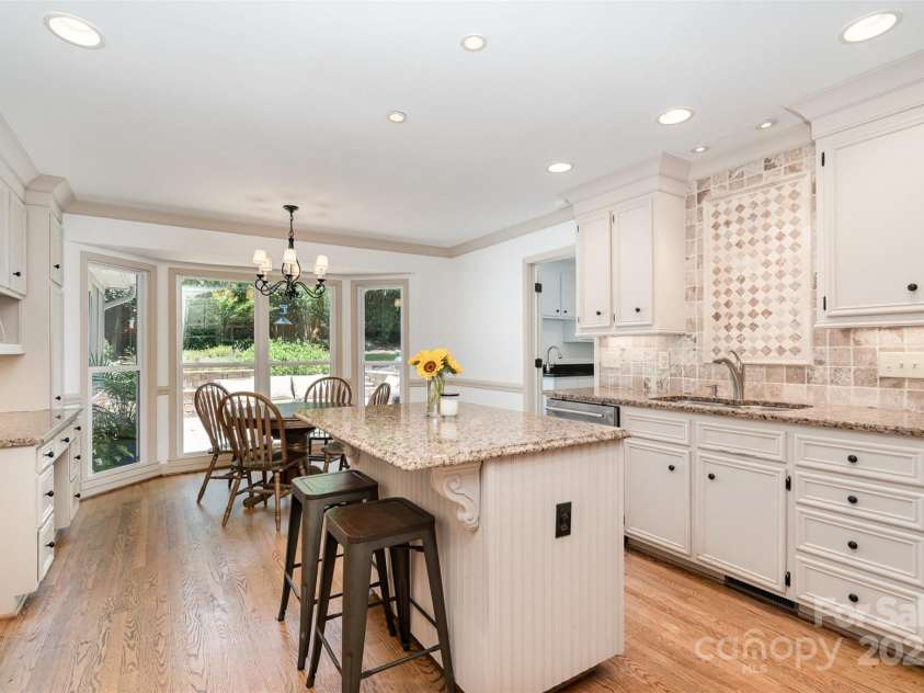 2426 Tattersall Drive, Charlotte, NC 28210.  MLS# CAR4274603, YatesRealty ID 25708. Kitchen