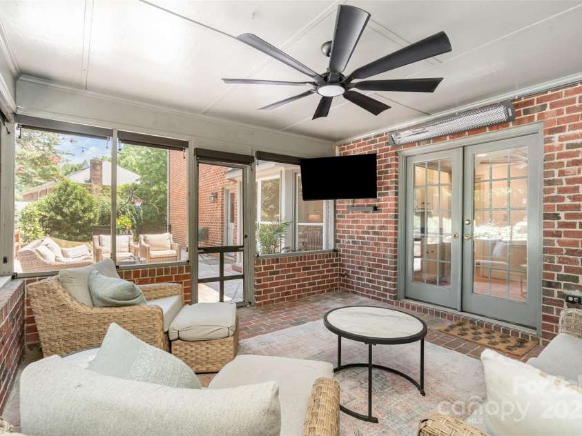 2426 Tattersall Drive, Charlotte, NC 28210.  MLS# CAR4274603, YatesRealty ID 25708. Screened Porch