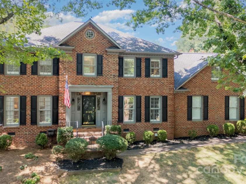 2426 Tattersall Drive, Charlotte, NC 28210.  MLS# CAR4274603, YatesRealty ID 25708. Welcome home