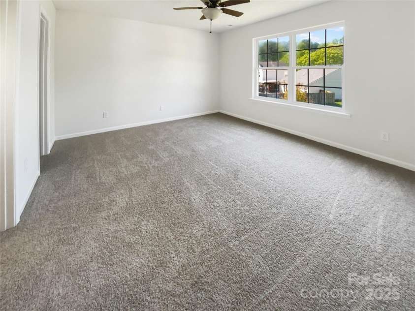 4437 Devonhill Lane, Charlotte, NC 28269.  MLS# CAR4247280, YatesRealty ID 25709. 