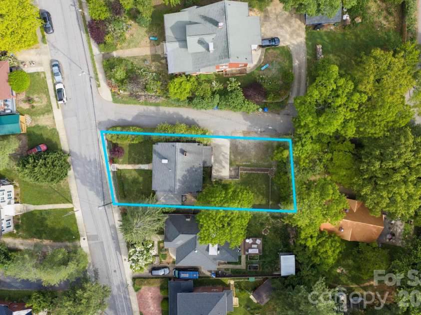 84 Forest Hill Drive, Asheville, NC 28803.  MLS# CAR4381342, YatesRealty ID 25709. 0.17 Acre Level, Corner Lot