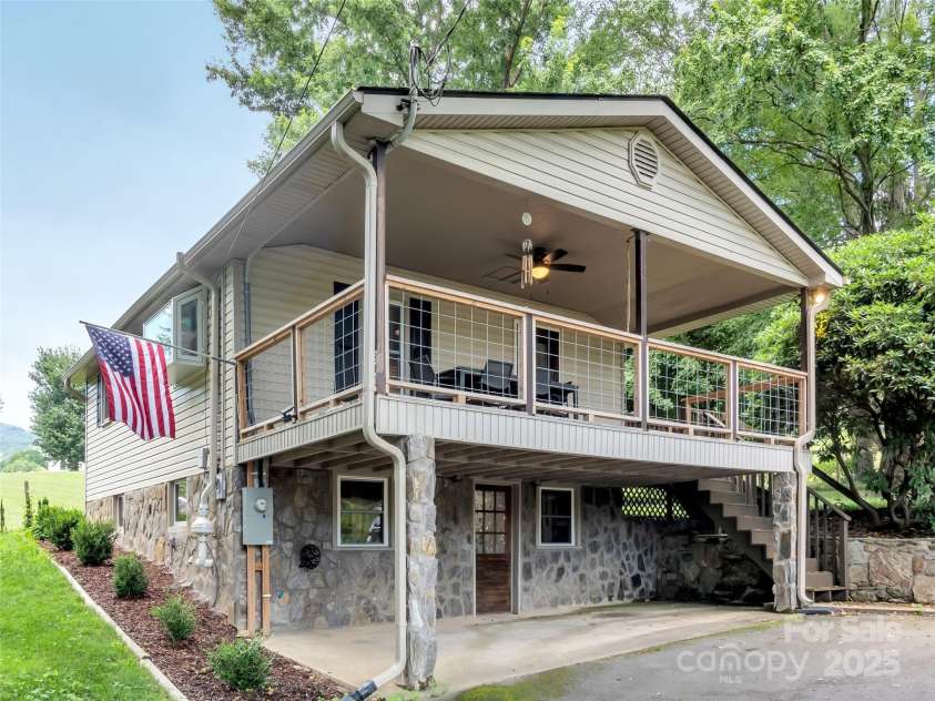 340 Mauney Cove Road, Waynesville, NC 28786.  MLS# CAR4329954, YatesRealty ID 2571. 