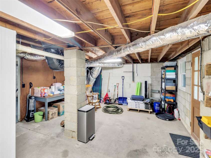 340 Mauney Cove Road, Waynesville, NC 28786.  MLS# CAR4329954, YatesRealty ID 2571. 