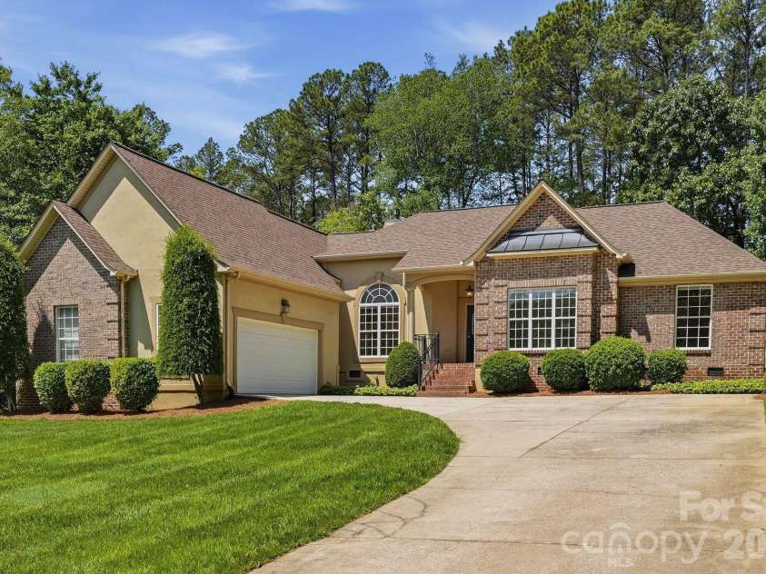 2605 Penngate Drive, Sherrills Ford, NC 28673.  MLS# CAR4386074, YatesRealty ID 25711. 
