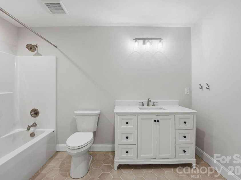 2605 Penngate Drive, Sherrills Ford, NC 28673.  MLS# CAR4386074, YatesRealty ID 25711. 