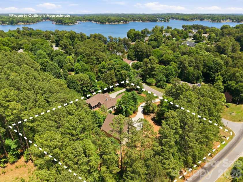 2605 Penngate Drive, Sherrills Ford, NC 28673.  MLS# CAR4386074, YatesRealty ID 25711. 