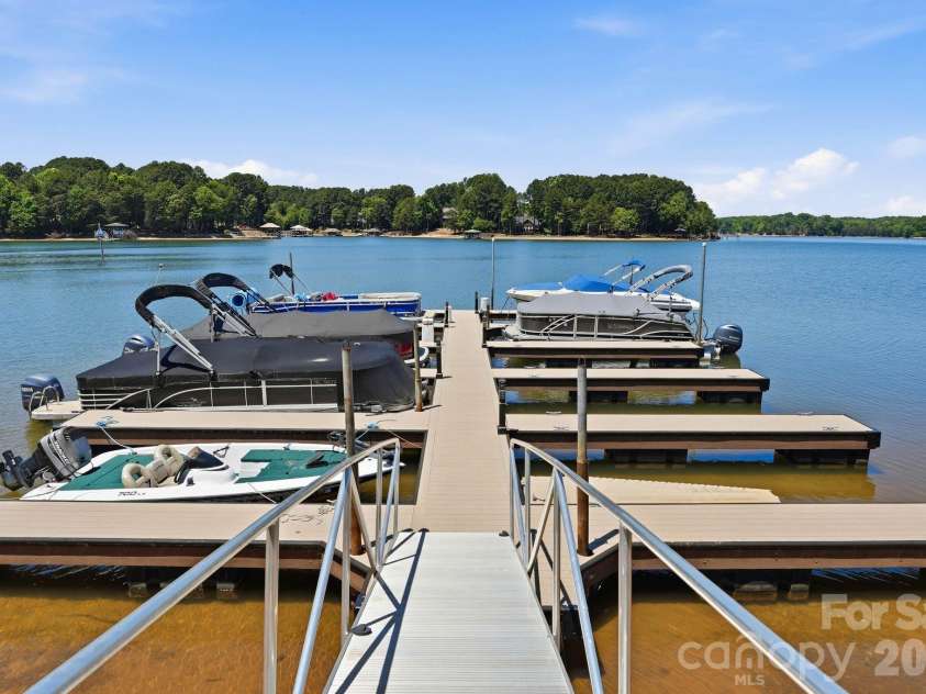 2605 Penngate Drive, Sherrills Ford, NC 28673.  MLS# CAR4386074, YatesRealty ID 25711. 