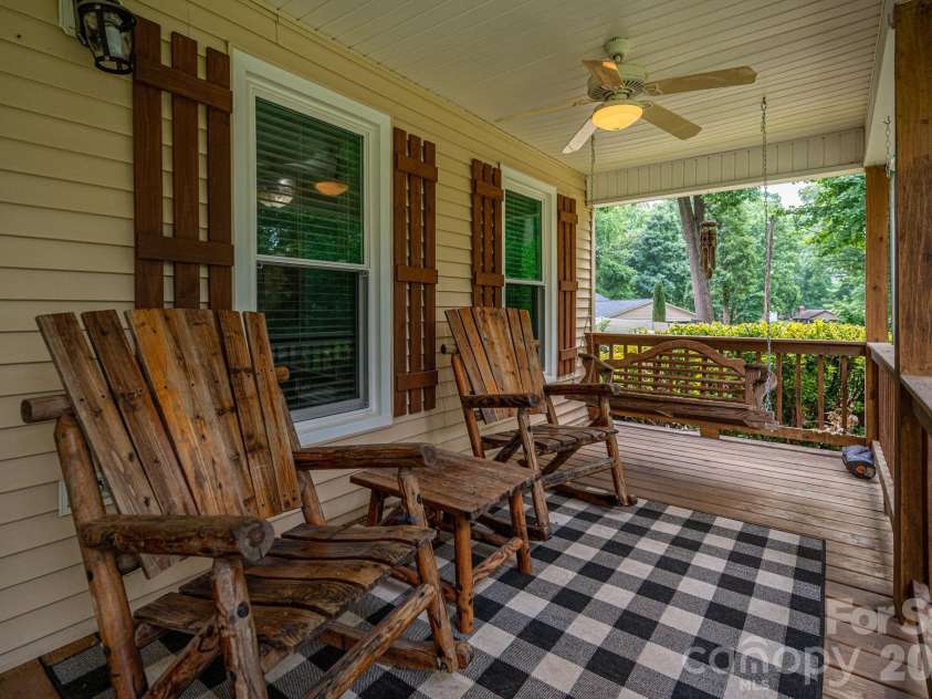 2402 Elmwood Circle, Dallas, NC 28034.  MLS# CAR4382825, YatesRealty ID 25713. 