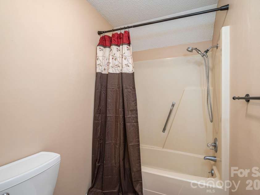2402 Elmwood Circle, Dallas, NC 28034.  MLS# CAR4382825, YatesRealty ID 25713. 