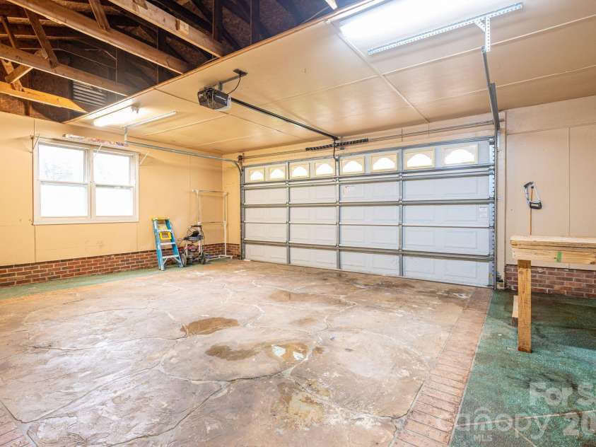2402 Elmwood Circle, Dallas, NC 28034.  MLS# CAR4382825, YatesRealty ID 25713. 