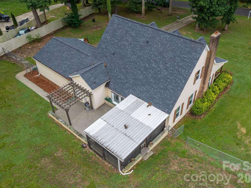 2402 Elmwood Circle, Dallas, NC 28034.  MLS# CAR4382825, YatesRealty ID 25713. 