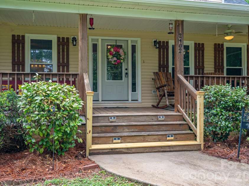 2402 Elmwood Circle, Dallas, NC 28034.  MLS# CAR4382825, YatesRealty ID 25713. 