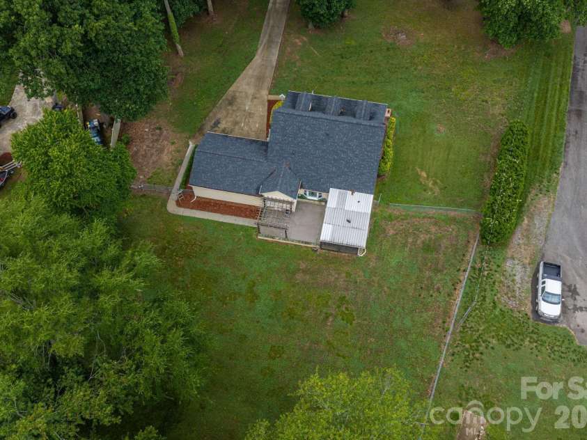 2402 Elmwood Circle, Dallas, NC 28034.  MLS# CAR4382825, YatesRealty ID 25713. 