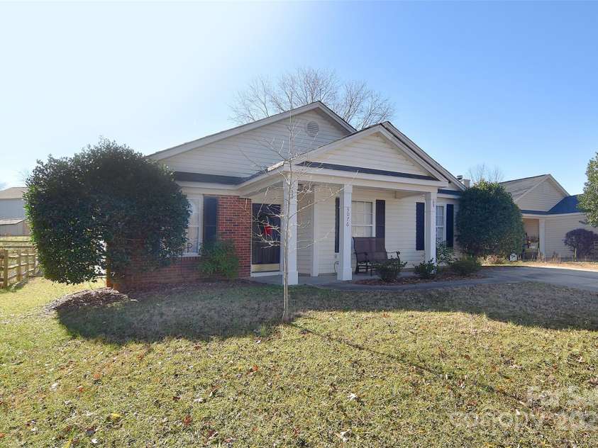 3076 Champion Lane, Concord, NC 28025.  MLS# CAR4207140, YatesRealty ID 25713. 