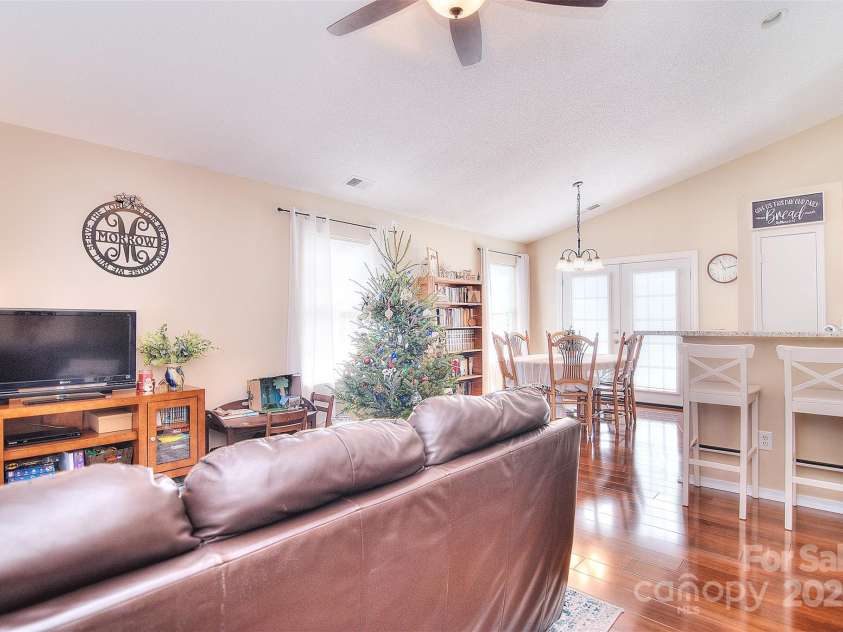 3076 Champion Lane, Concord, NC 28025.  MLS# CAR4207140, YatesRealty ID 25713. 