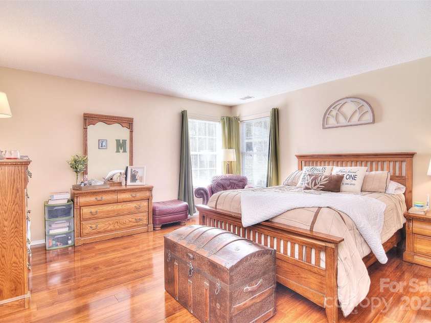 3076 Champion Lane, Concord, NC 28025.  MLS# CAR4207140, YatesRealty ID 25713. 