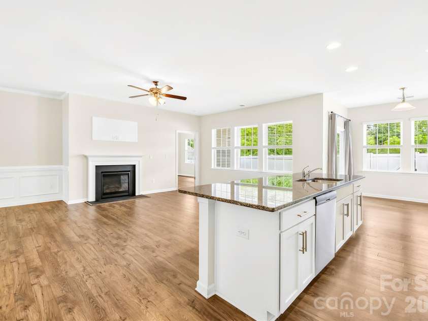 106 Southhampton Street, Mooresville, NC 28115.  MLS# CAR4373021, YatesRealty ID 25714. Immaculate and move in ready!