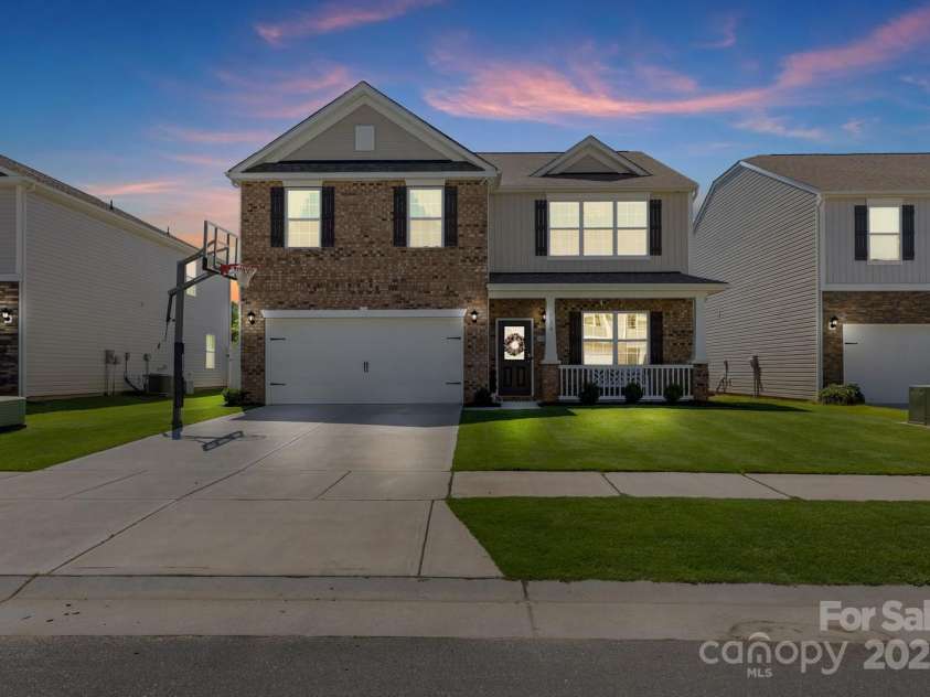 134 Sierra Road, Mooresville, NC 28117.  MLS# CAR4278202, YatesRealty ID 25716. 