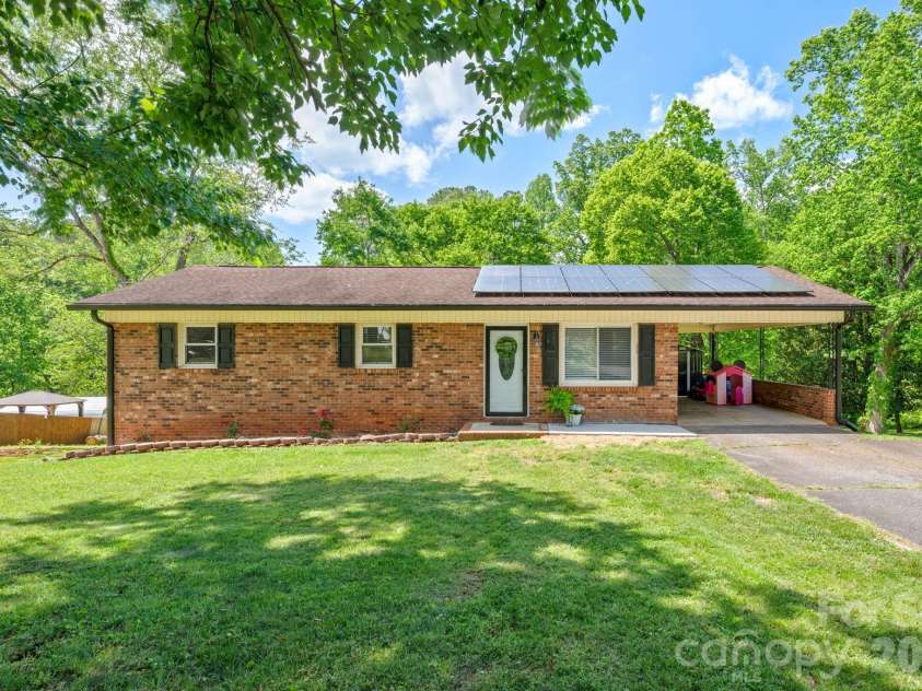 2060 Barringer Circle, Newton, NC 28658.  MLS# CAR4374346, YatesRealty ID 25716. 