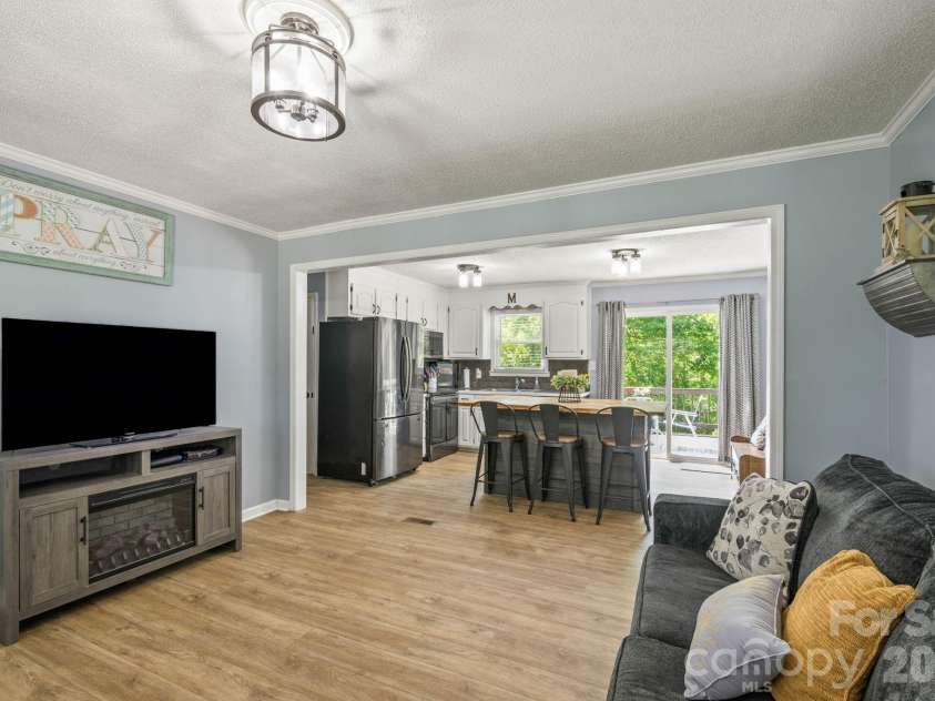 2060 Barringer Circle, Newton, NC 28658.  MLS# CAR4374346, YatesRealty ID 25716. 