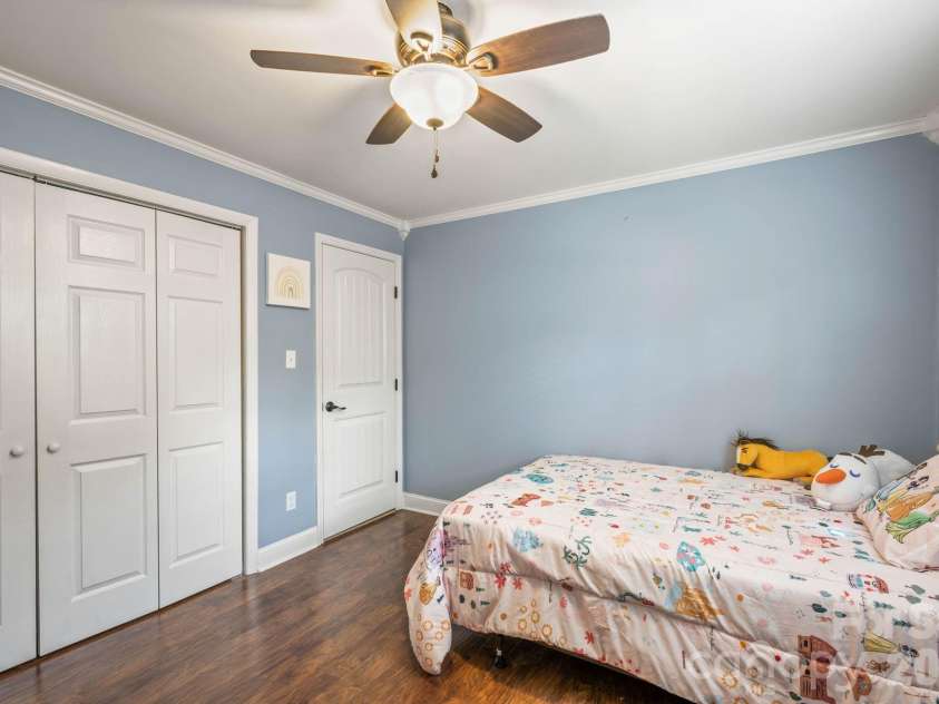 2060 Barringer Circle, Newton, NC 28658.  MLS# CAR4374346, YatesRealty ID 25716. 
