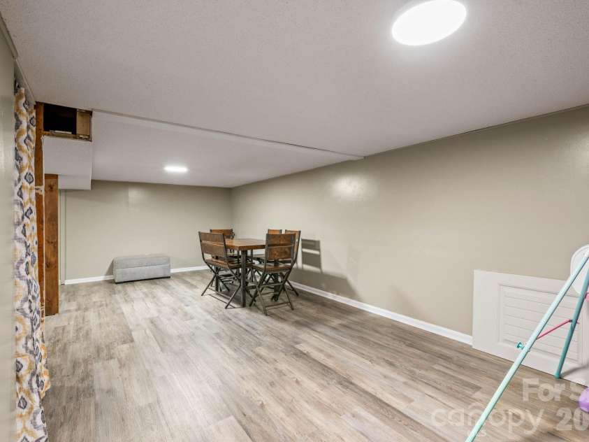 2060 Barringer Circle, Newton, NC 28658.  MLS# CAR4374346, YatesRealty ID 25716. 