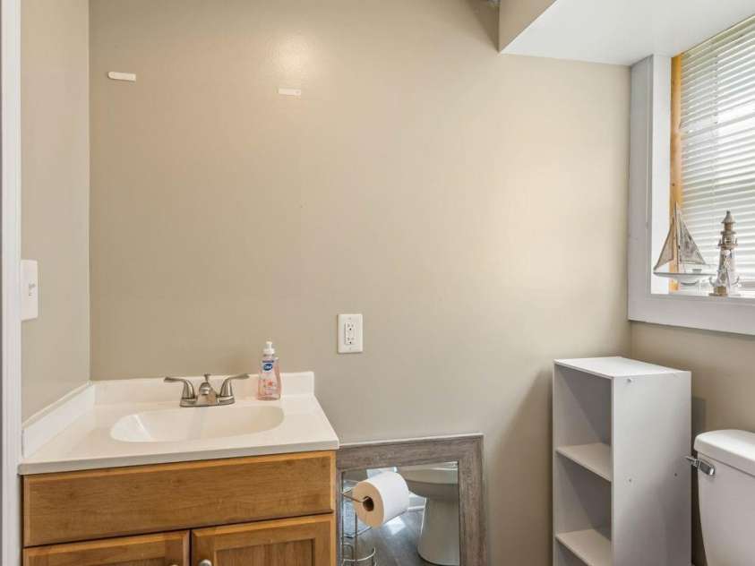 2060 Barringer Circle, Newton, NC 28658.  MLS# CAR4374346, YatesRealty ID 25716. 