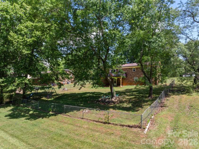 2060 Barringer Circle, Newton, NC 28658.  MLS# CAR4374346, YatesRealty ID 25716. 