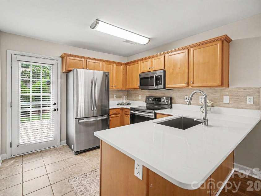 1210 Sheldon Brook Lane, Fort Mill, SC 29707.  MLS# CAR4383987, YatesRealty ID 25717. 