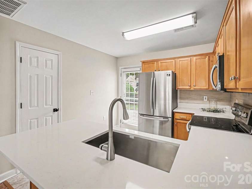 1210 Sheldon Brook Lane, Fort Mill, SC 29707.  MLS# CAR4383987, YatesRealty ID 25717. 