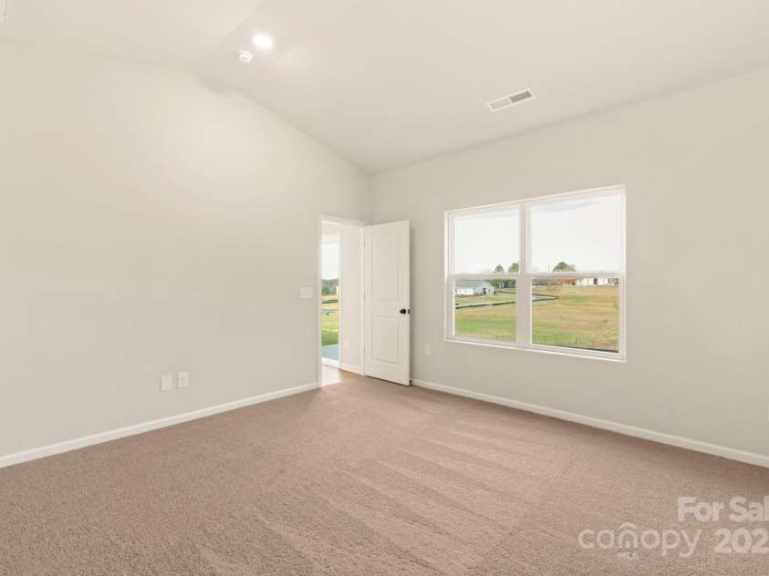 1047 Russell Drive, Winston Salem, NC 27127.  MLS# CAR4273558, YatesRealty ID 25718. 