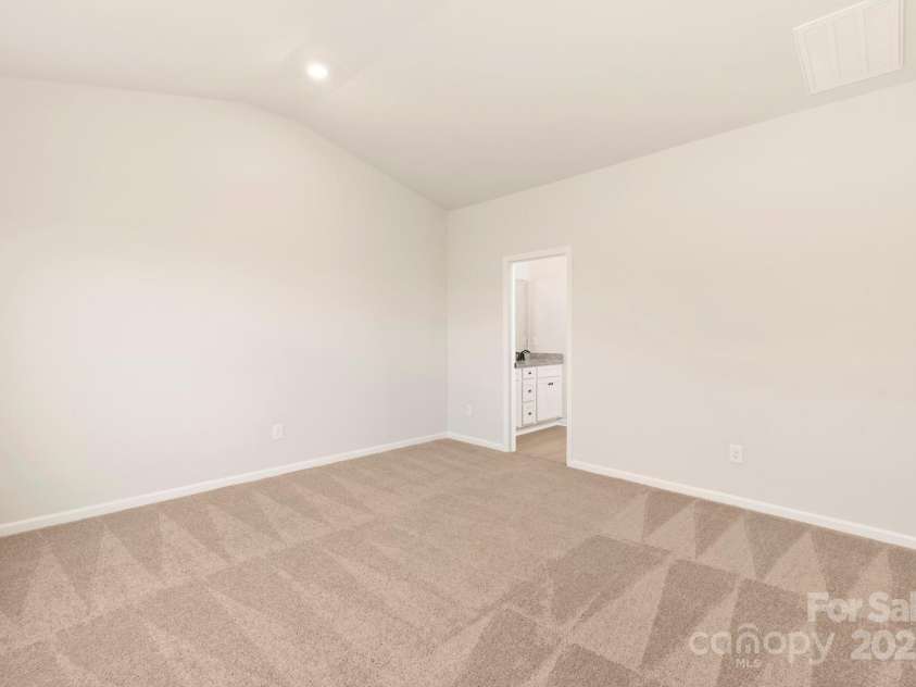 1047 Russell Drive, Winston Salem, NC 27127.  MLS# CAR4273558, YatesRealty ID 25718. 