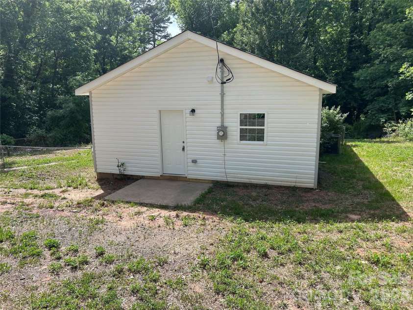 1204 Iva Avenue, Gastonia, NC 28052.  MLS# CAR4382471, YatesRealty ID 25718. 