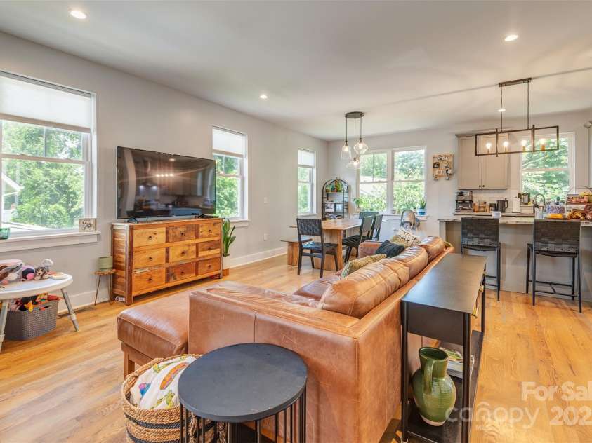 127 Alma Lane, Asheville, NC 28806.  MLS# CAR4278108, YatesRealty ID 25719. 2025