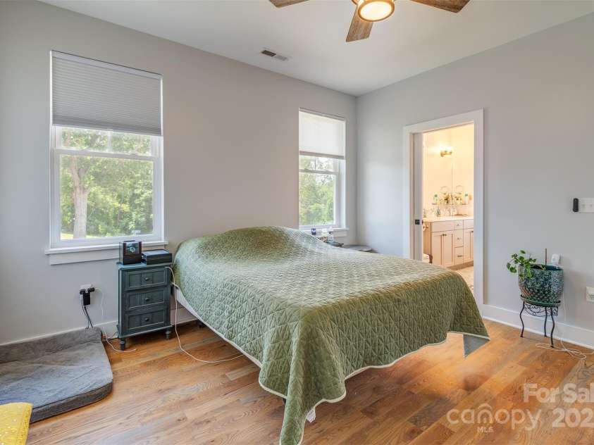 127 Alma Lane, Asheville, NC 28806.  MLS# CAR4278108, YatesRealty ID 25719. 2025