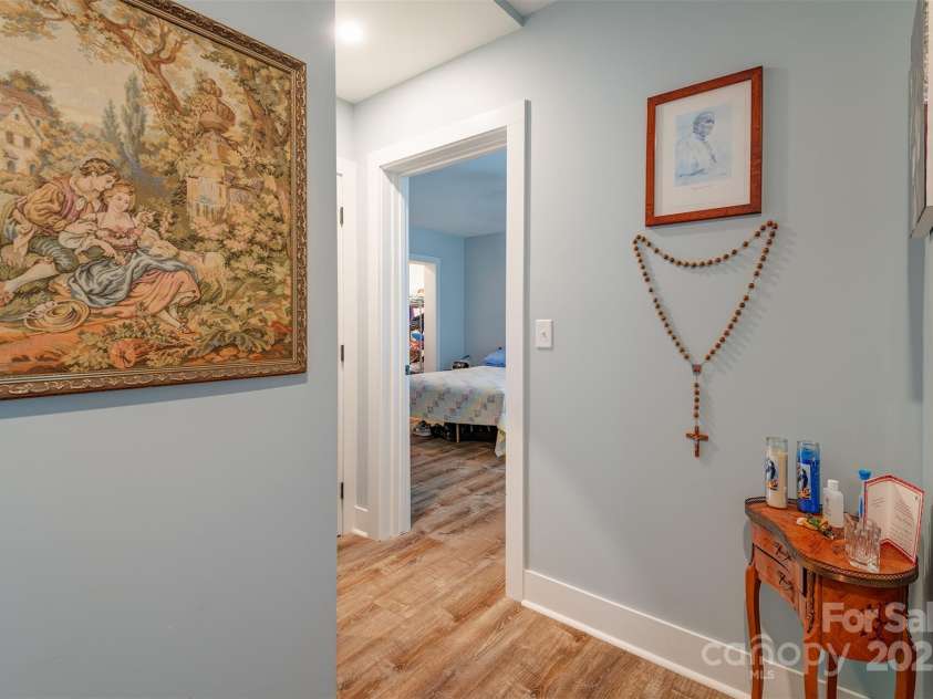 127 Alma Lane, Asheville, NC 28806.  MLS# CAR4278108, YatesRealty ID 25719. 2025