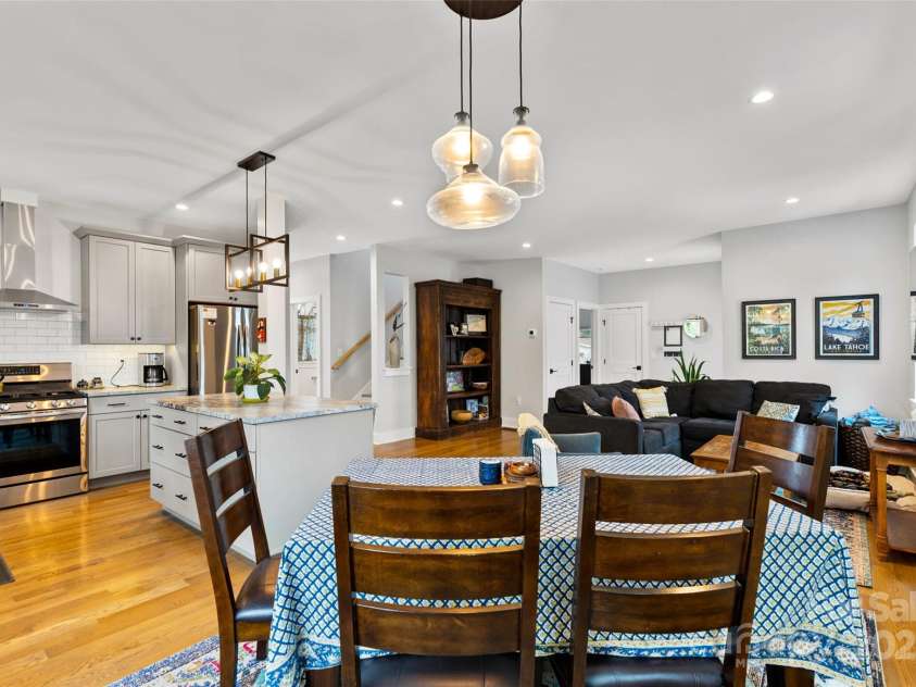 127 Alma Lane, Asheville, NC 28806.  MLS# CAR4278108, YatesRealty ID 25719. Prior listing photos before current tenant