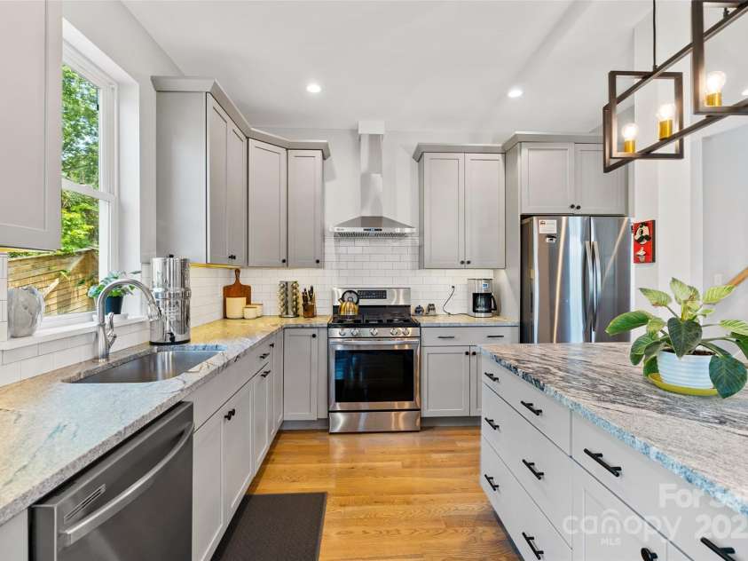 127 Alma Lane, Asheville, NC 28806.  MLS# CAR4278108, YatesRealty ID 25719. Prior listing photos before current tenant