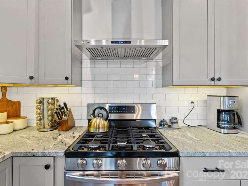 127 Alma Lane, Asheville, NC 28806.  MLS# CAR4278108, YatesRealty ID 25719. Prior listing photos before current tenant