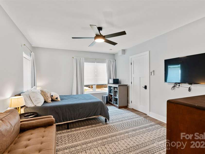 127 Alma Lane, Asheville, NC 28806.  MLS# CAR4278108, YatesRealty ID 25719. Prior listing photos before current tenant