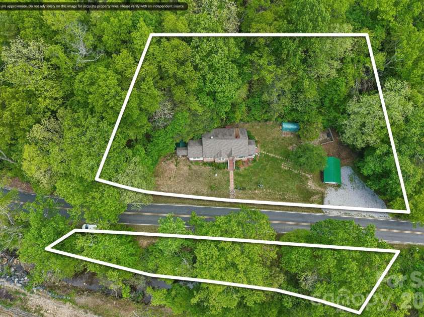 2627 White Oak Road, Burnsville, NC 28714.  MLS# CAR4382618, YatesRealty ID 25719. 