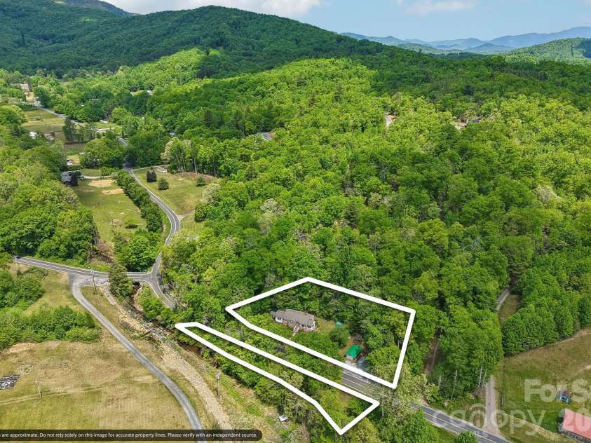2627 White Oak Road, Burnsville, NC 28714.  MLS# CAR4382618, YatesRealty ID 25719. 