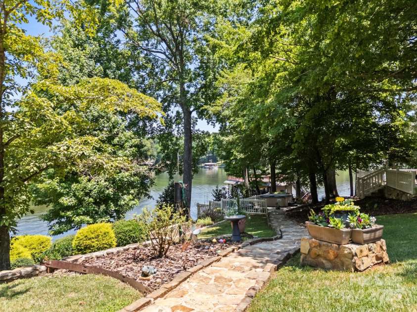 114 Mallard Point, Mount Gilead, NC 27306.  MLS# CAR4275815, YatesRealty ID 25720. 