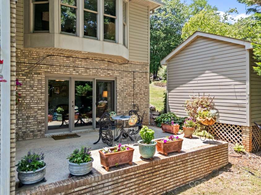 114 Mallard Point, Mount Gilead, NC 27306.  MLS# CAR4275815, YatesRealty ID 25720. 