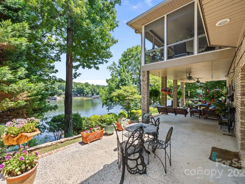 114 Mallard Point, Mount Gilead, NC 27306.  MLS# CAR4275815, YatesRealty ID 25720. 