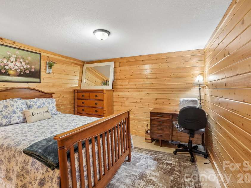 434 Dovers Branch Road, Burnsville, NC 28714.  MLS# CAR4386043, YatesRealty ID 25720. 